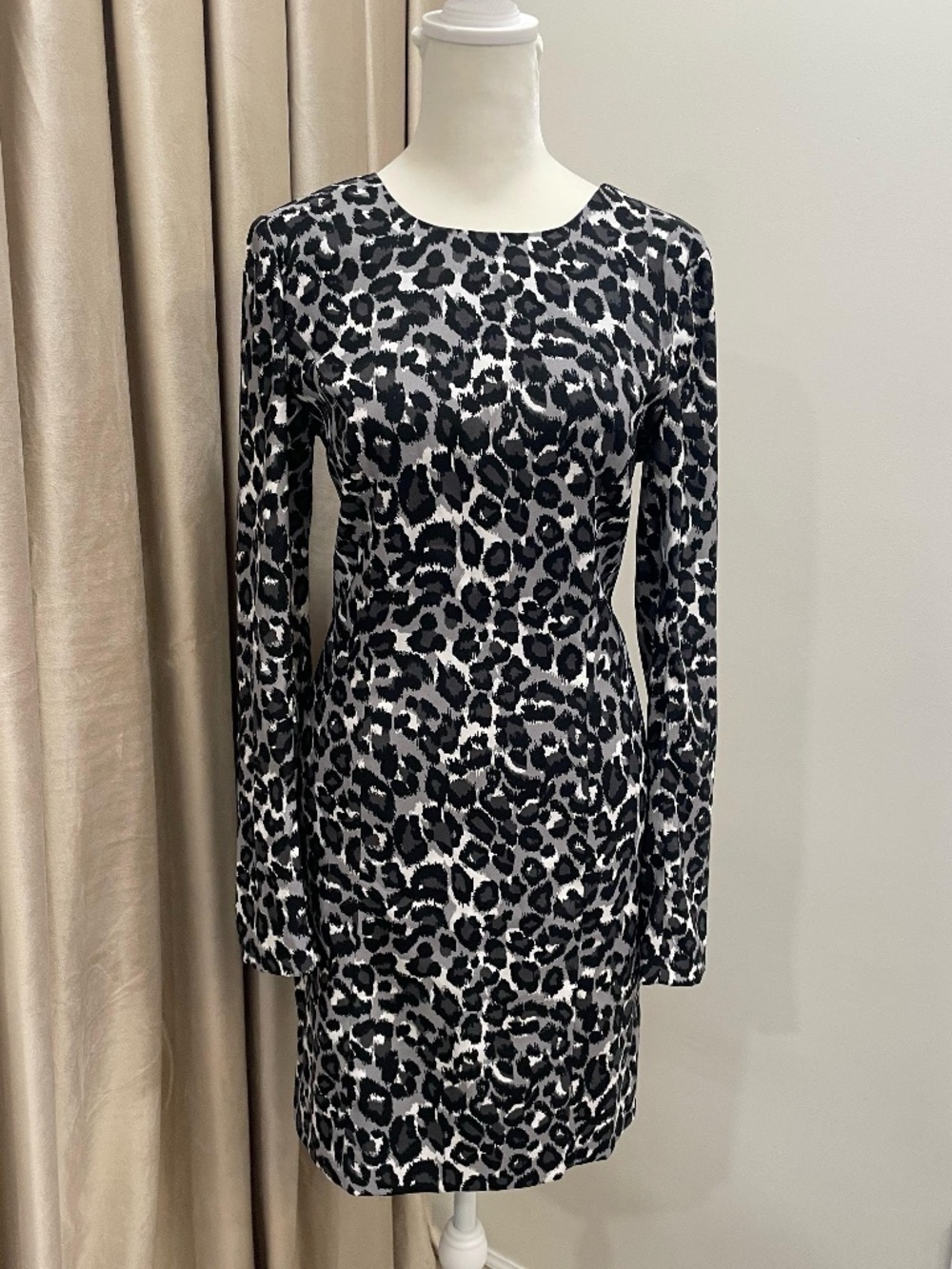NWT Michael Kors Grey Leopard Print Long Sleeve Zipper Cuff Dress Size 6